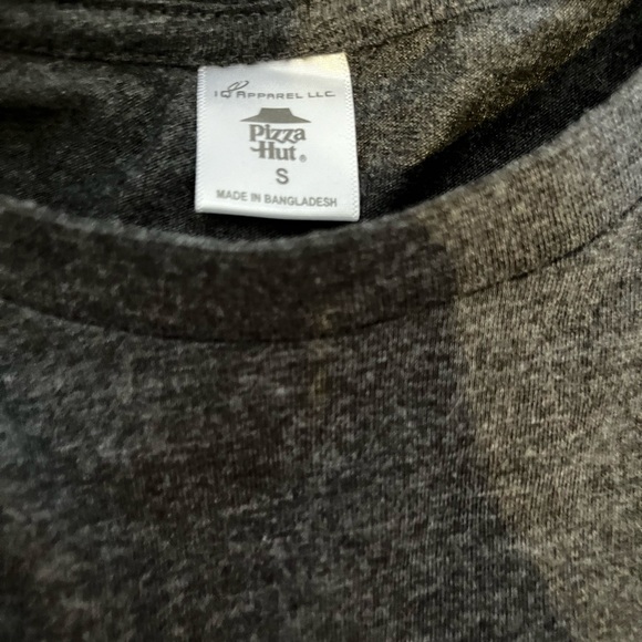 Official pizza hut employee shirt - Picture 3 of 4